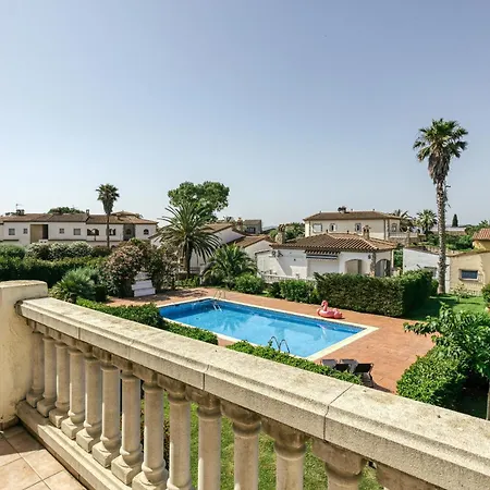 Flores Villa