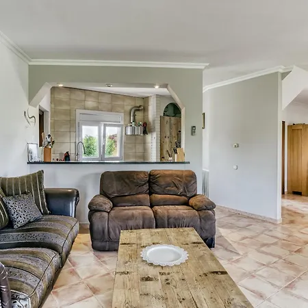 Flores Villa *